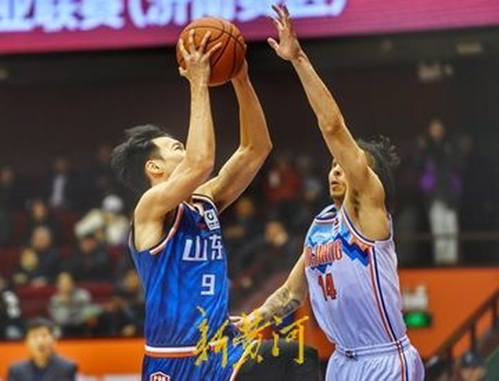  CBA常规赛官宣日走向成谜，山东男篮战术微调，质疑声四起，心理建设被强调-爱游戏娱乐