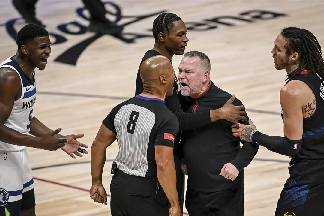 爱游戏娱乐 -包含丹佛掘金发布备战花絮，赛后篮板制胜，NBA总决赛任务艰巨，球探报告显示潜力的词条